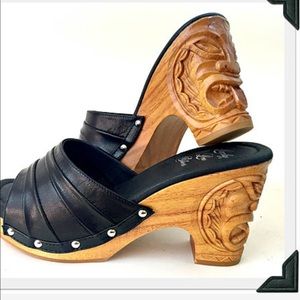 Lucky Lou Tiki Souvenir Wedge Heels 9